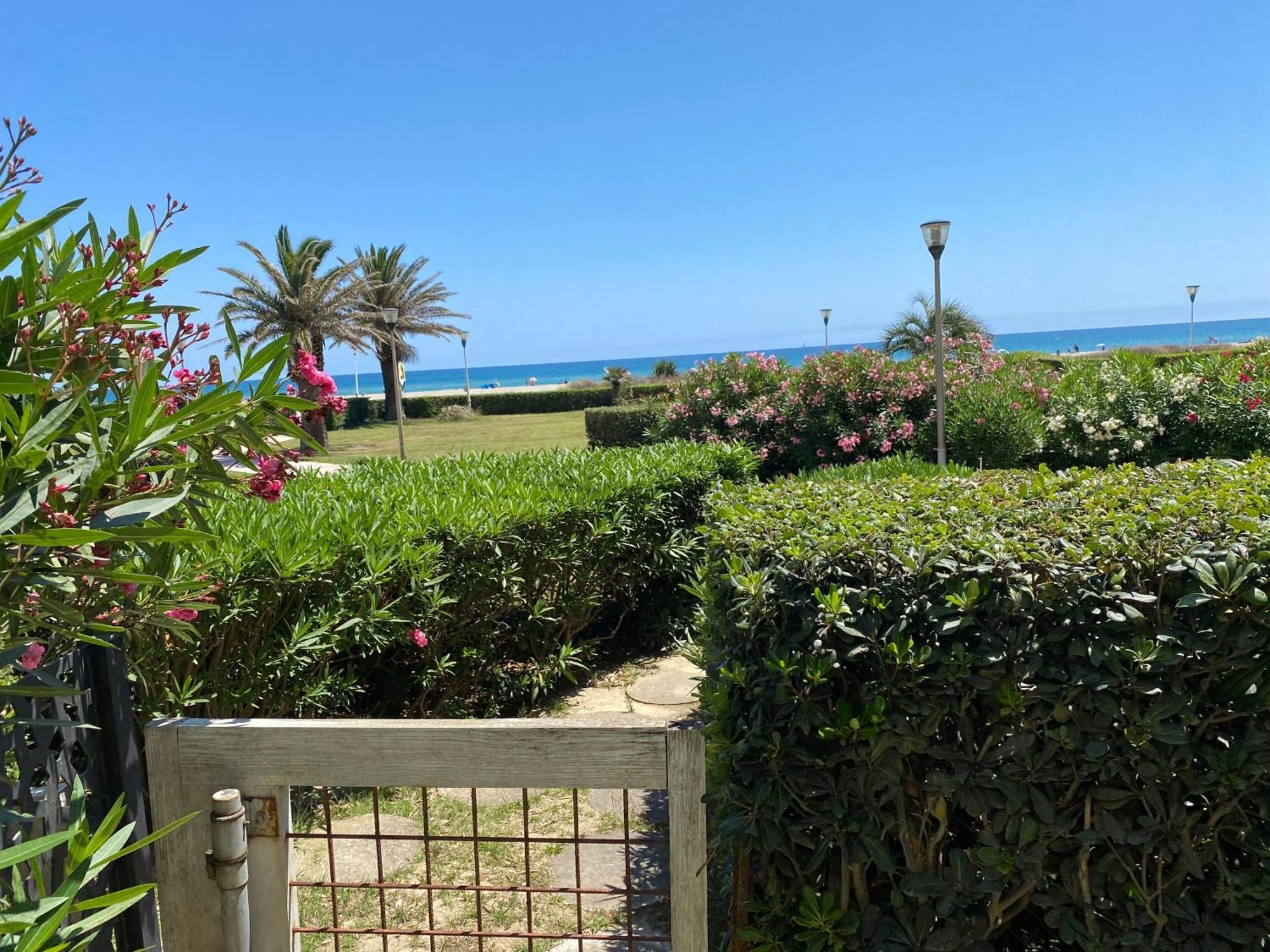 Ferienwohnung Les Pieds Dans L'Eau Canet-en-Roussillon Exterior foto