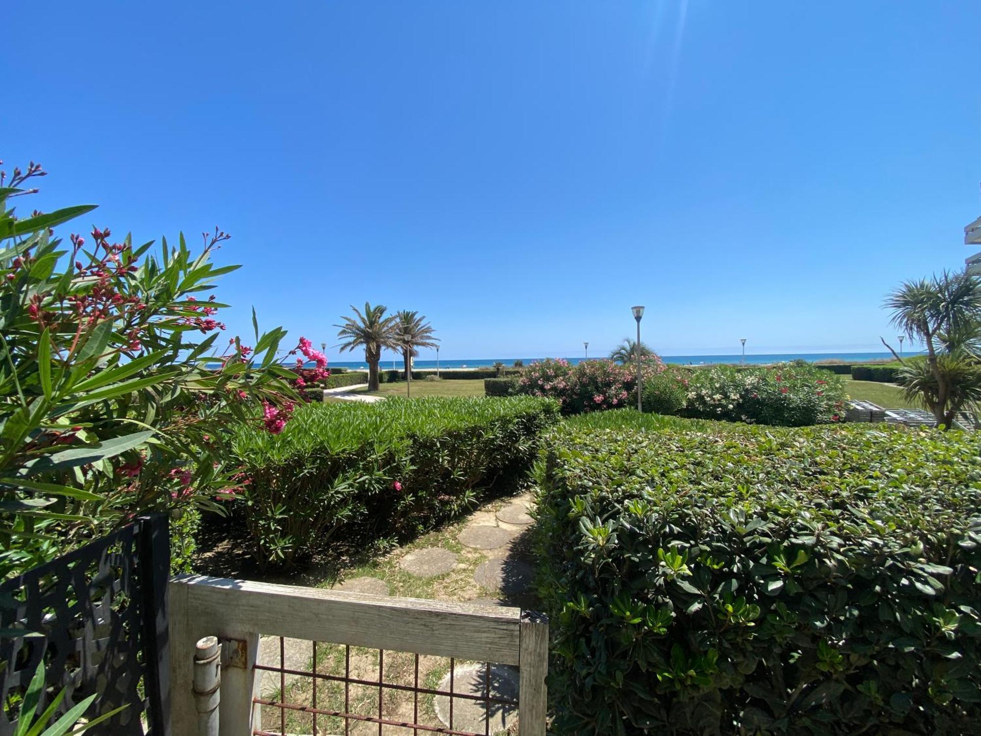 Ferienwohnung Les Pieds Dans L'Eau Canet-en-Roussillon Exterior foto